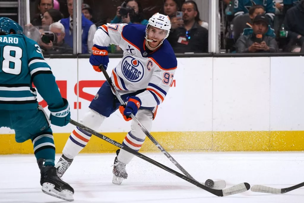 Canucks vs. Oilers prediction for season-opener for both teams. The Oilers come into the game asmajor betting favorites.