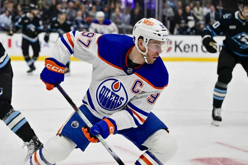 Maple Leafs vs. Oilers prediction for non-conference game. Both of these teams are riding three-game winning streaks.