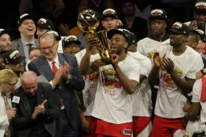Raptors Finalize Delayed Trade With Clippers for Kawhi Leonard