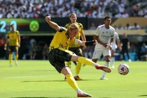 Could Arsenal Sign Julian Brandt From Dortmund?