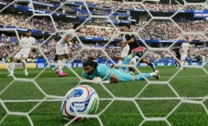 Uruguay Held and Iran Fight Back to Share Spoils