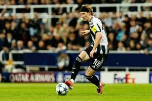 Where Next for Anthony Gordon Amid Barcelona & Bayern Interest?