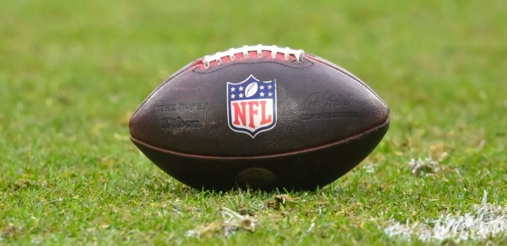 What time does the Super Bowl start end
