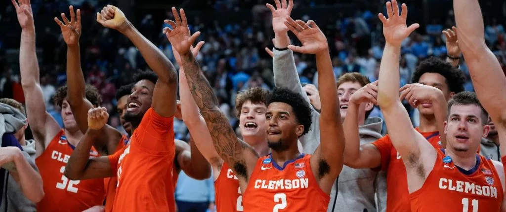 Elite 8 Odds