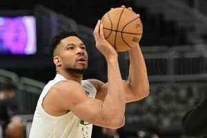 Why Giannis Antetokounmpo Is the NBA’s Trade Deadline Variable
