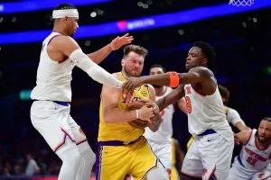 New York Knicks vs Los Angeles Lakers: How to Watch, Betting Odds, and Predictions