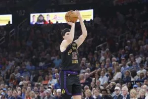 Best NBA Player Props Today: Austin Reaves Headlines Card in Return