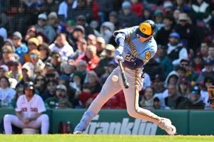 Christian Yelich Injury Adds to Brewers’ Early Season Problems
