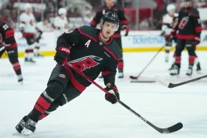 Philadelphia Flyers vs. Carolina Hurricanes Odds, Picks & Prediction - Game 1