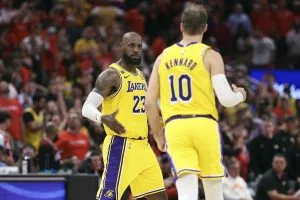 Best NBA Player Props Today: Luke Kennard Bounceback Headlines Card