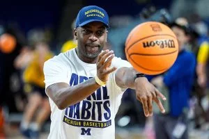 Michigan Hires Mike Boynton Jr. to Replace Dusty May