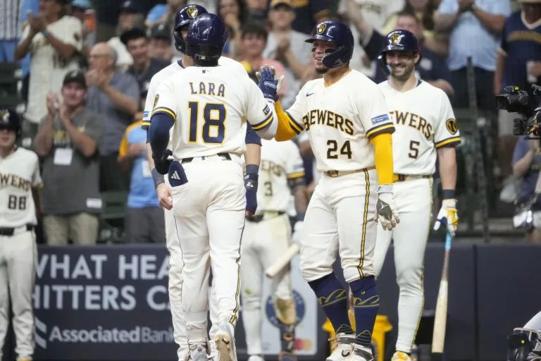Brewers Make MLB History With 22-0 Rout of Mariners