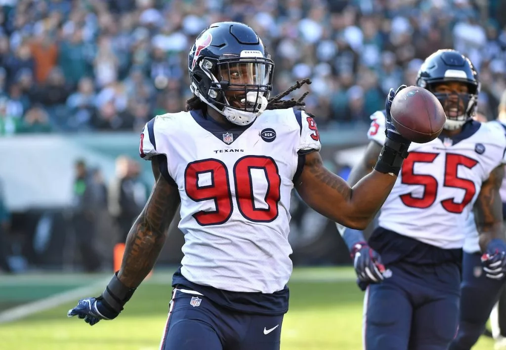 Pass rusher Jadeveon Clowney has reached a deal to return to the Houston Texans.