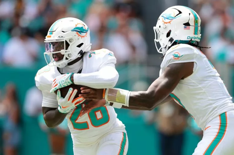 De’Von Achane Torn ACL: Dolphins RB Out For Season