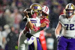 NCAAF Parlay Picks Today: Best Bets for Week 1: Badgers, Cougars Look to Impress With Defense