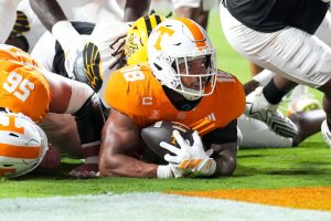 Texas vs. Tennessee Prediction, Odds & Picks for Sept. 24