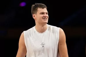 Walker Kessler Matches Wilt Chamberlain Record in Lakers Debut