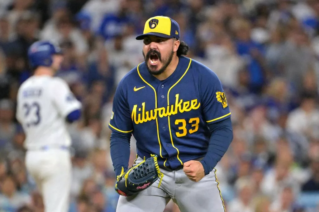 The Brewers are the favoritees in the World Series according to top US sportsbooks. They swept the L.A. Dodgers in the NLCS.