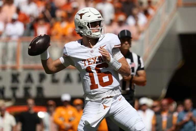 College Football Picks and Parlays for Week 6: Best Bets for Big Games