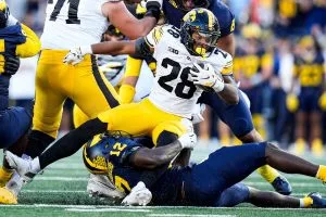 Ohio State vs. Iowa Prediction, Odds & Picks for Oct. 3: Hawkeyes Hang Around