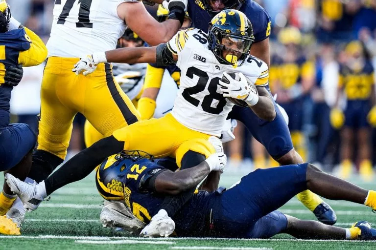 Ohio State vs. Iowa Prediction, Odds & Picks for Oct. 3: Hawkeyes Hang Around