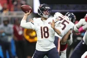 TNF Week 7 NFL Parlay Picks & Player Props: Patriots vs. Bears in Primetime