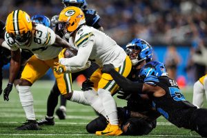 TNF Week 8 NFL Parlay Picks & Player Props: Panthers vs. Packers NFC Battle