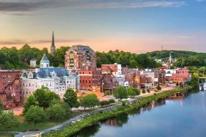 Maine Online Casinos Launch Risks Delay, Warns State Gambling Unit